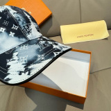 Louis Vuitton High Street Versatile Baseball Hat Couple Sunshade Duck Tongue Hat 56CM