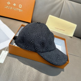Louis Vuitton Unisex Retro Versatile Baseball Cap Duck Tongue Cap 56CM