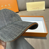 Louis Vuitton Unisex Retro Versatile Baseball Cap Duck Tongue Cap 56CM