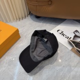 Louis Vuitton Simple Embroidered Logo Baseball Hat Unisex Casual Versatile Duck Tongue Hat 