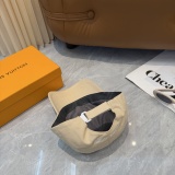 Louis Vuitton Simple Embroidered Logo Baseball Hat Unisex Casual Versatile Duck Tongue Hat 