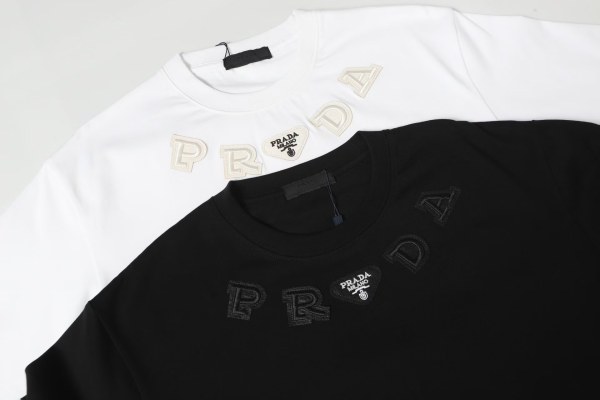 Prada Fashion Embroidered Logo Round Neck T-shirt Unisex Casual Versatile Short Sleeve