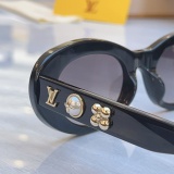 Louis Vuitton Fashion Versatile Sunglasses Size: 53-20-145