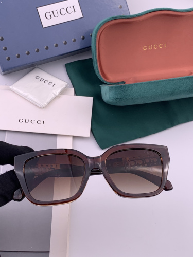 Gucci Women's Fashion Versatile Square Frame Sunglasses