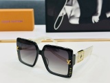 Louis Vuitton Couple Personalized Fashion Versatile Square Frame Sunglasses Size: 67-14-142