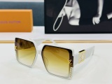 Louis Vuitton Couple Personalized Fashion Versatile Square Frame Sunglasses Size: 67-14-142