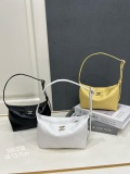 Chanel Classic CC Versatile Mini Shoulder Bag Size: 18 x 13 x 7 CM