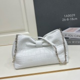 Dior New Fashion Bow Leather Chain Cross Shoulder Bag Size: 26 x 8 x 18 CM