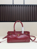 Prada Fashion Crocodile Pattern Handbag Crossbody Bag Size: 32 x 17 x 10 CM