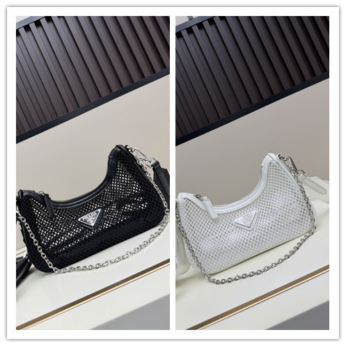 Prada Fashion Mesh Chain Underarm Bag Handbag Size: 23 × 14 × 6 CM