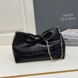 Dior New Fashion Bow Leather Chain Cross Shoulder Bag Size: 26 x 8 x 18 CM