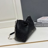 Dior New Fashion Bow Leather Chain Cross Shoulder Bag Size: 26 x 8 x 18 CM
