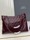 Chanel Retro Versatile Chain Shoulder Bag Size: 42 × 28 × 9 CM