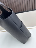 Dior Fashion Versatile Leather Handbag Handbag Shoulder Bag Size: 39.5 x 35 x 15 CM