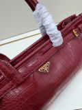 Prada Fashion Crocodile Pattern Handbag Crossbody Bag Size: 32 x 17 x 10 CM