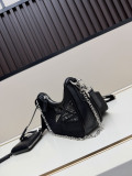 Prada Fashion Mesh Chain Underarm Bag Handbag Size: 23 × 14 × 6 CM