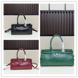 Prada Fashion Crocodile Pattern Handbag Crossbody Bag Size: 32 x 17 x 10 CM