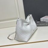Dior New Fashion Bow Leather Chain Cross Shoulder Bag Size: 26 x 8 x 18 CM