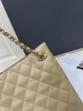 Chanel Retro Versatile Chain Shoulder Bag Size: 42 × 28 × 9 CM