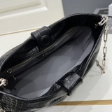 Dior New Fashion Bow Leather Chain Cross Shoulder Bag Size: 26 x 8 x 18 CM