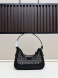 Prada Fashion Mesh Handbag Underarm Bag Size: 24 × 16 × 7 CM