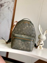 Louis Vuitton Discovery Fashion Versatile Backpack Size: 29 x 38 x 20 CM