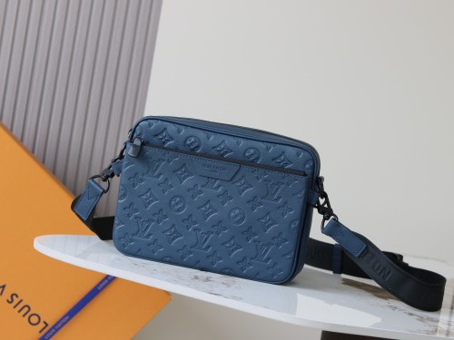Louis Vuitton Classic Trio Messenger Bag Crossbody Bag Size: 18.5 x 7 x 25 CM