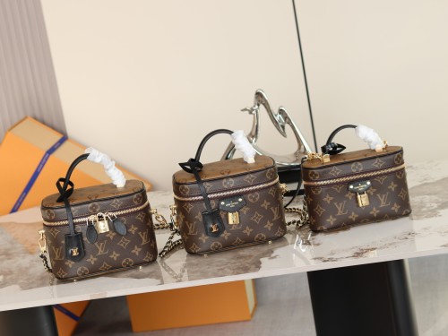 Louis Vuitton Nicolas Ghesquière Makeup Bag Crossbody Bag Size: 19 x 13 x 11 CM