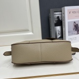 Prada Classic Versatile Underarm Shoulder Bag Size: 28 x 16 x 8 CM