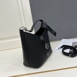 Balenciaga Classic Versatile Leather Bucket Bag Crossbody Bag Size: 25 x 18 x 13 CM
