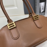 Balenciaga 2026 Classic Leather Shell Bag Handbag Crossbody Bag Size: 30 x 13 x 16 CM