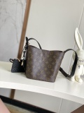 Louis Vuitton Classic All InBB Bucket Bag Crossbody Bag Size: 16x18x12 CM