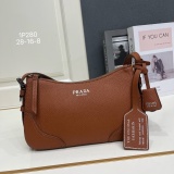 Prada Classic Versatile Underarm Shoulder Bag Size: 28 x 16 x 8 CM