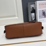 Prada Classic Versatile Underarm Shoulder Bag Size: 28 x 16 x 8 CM