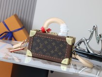 Louis Vuitton Valisette Trésor Handbag Hard Box Crossbody Bag Size: 22.5 x 14.5 x 11.5 CM