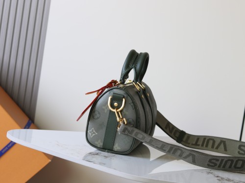 Louis Vuitton Keepall Bandoulière 25 Pillow Bag Handbag Shoulder Bag Size: 15 x 11 x 25 CM
