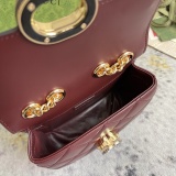 Gucci Fashion Plaid Seam Flip Chain Crossbody Bag Size: 18 x 14.5 x 8 CM