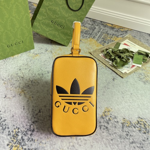 Gucci x Adidas Mini Handbag Size: 15 x 26 x 9.5 CM