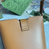 Gucci Classic Horseclip Bucket Bag Shoulder Bag Size: 20.5 x 18.5 x 12.5 CM