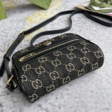 Gucci Classic GG Canvas Mini Shoulder Bag Size: 17.5 x 12 x 5.5 CM