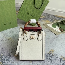 Gucci Fashion GG Bamboo Mini Tote Bag Crossbody Bag Size: 15.5 x 19.5 x 6 CM Gucci Fashion GG Bamboo Mini Tote Bag Crossbody Bag Size: 15.5 x 19.5 x 6 CM