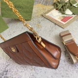 Gucci Classic GG Matelasse Chain Package Size: 26 x 17 x 8 CM