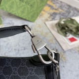 Gucci Classic GG Postman Bag Handbag Size: 17x 22.5 x 5 CM