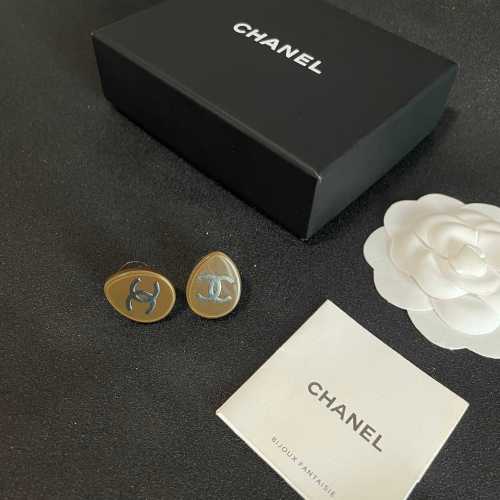 Chanel New Fashion Versatile CC Earrings