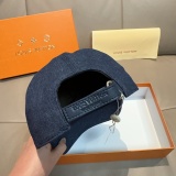 Louis Vuitton Classic Embroidered Logo Duck Tongue Hat Couple Versatile Baseball Hat 56CM