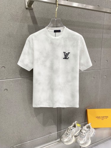 Louis Vuitton 26SS Fashion Embroidered Logo Round Neck Casual Short Sleeve Set