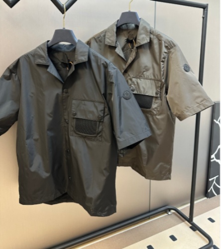 Moncler New Fashion Mesh Pocket Waterproof Quick Drying Short Shirt