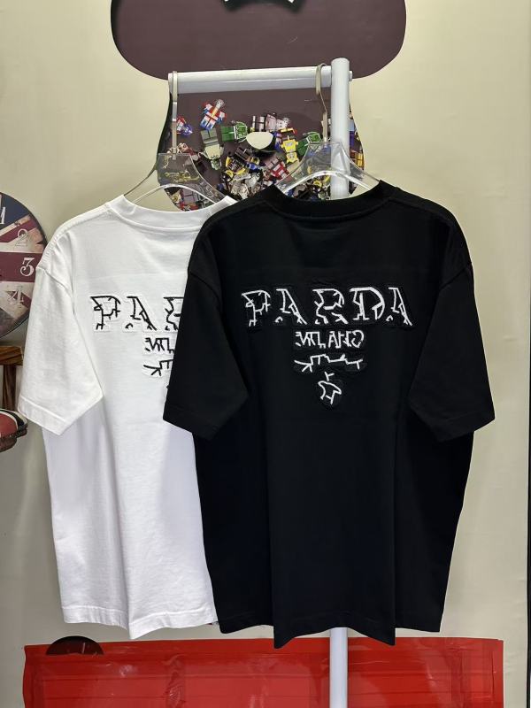 Prada 26SS Classic Embroidered Logo T-shirt Couple Casual Versatile Short Sleeve