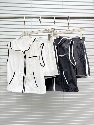Chanel Fashion Ultra Thin Sunscreen Hooded Zipper Vest Set Women's Casual Shorts