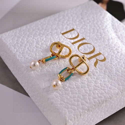 Dior Fashion Versatile CD Pearl Earrings